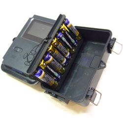 PCC-560 アルカリ単3乾電池×8本で駆動可能