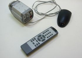 DN-270ZOOM リモコンでコントロール可能
