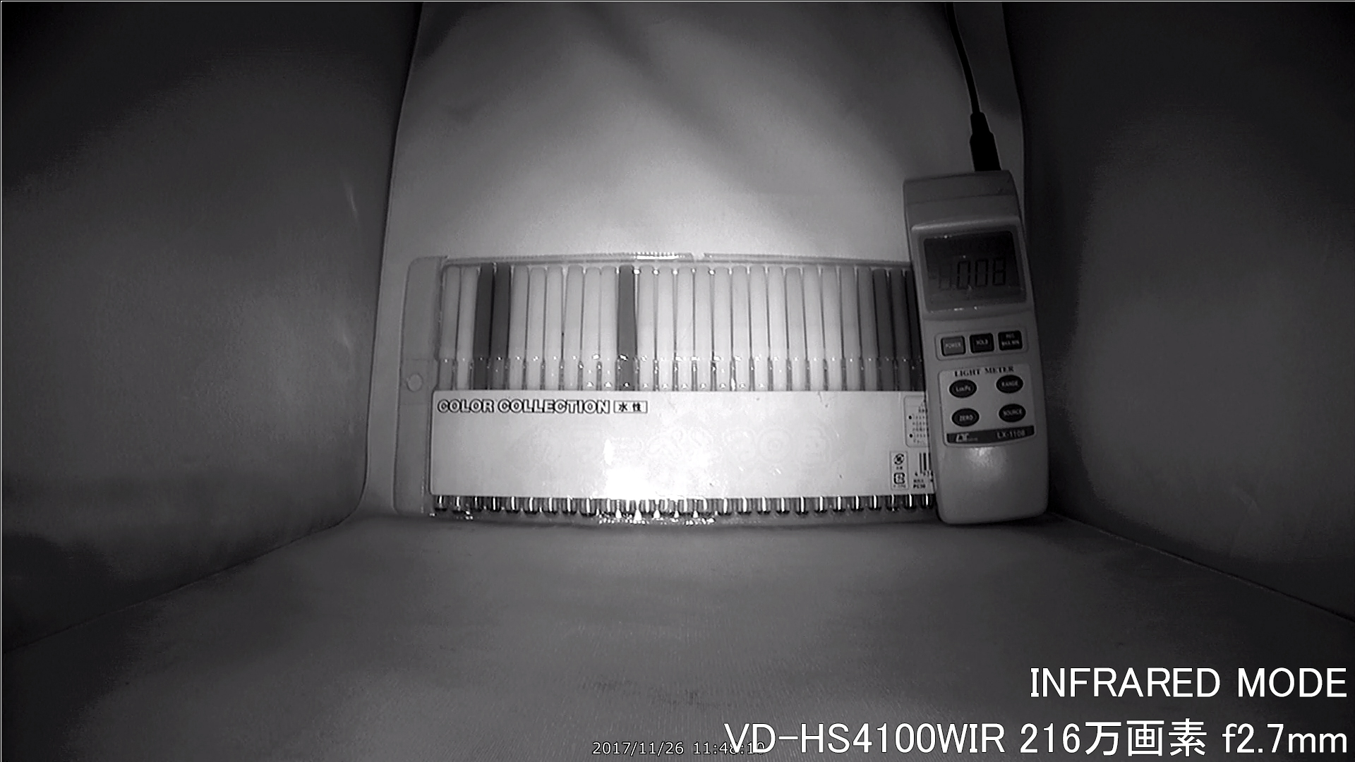 VD-HS4100WIR カメラから約40cm離れた被写体をDAY&NIGHT MODEにて白黒赤外線照射撮影