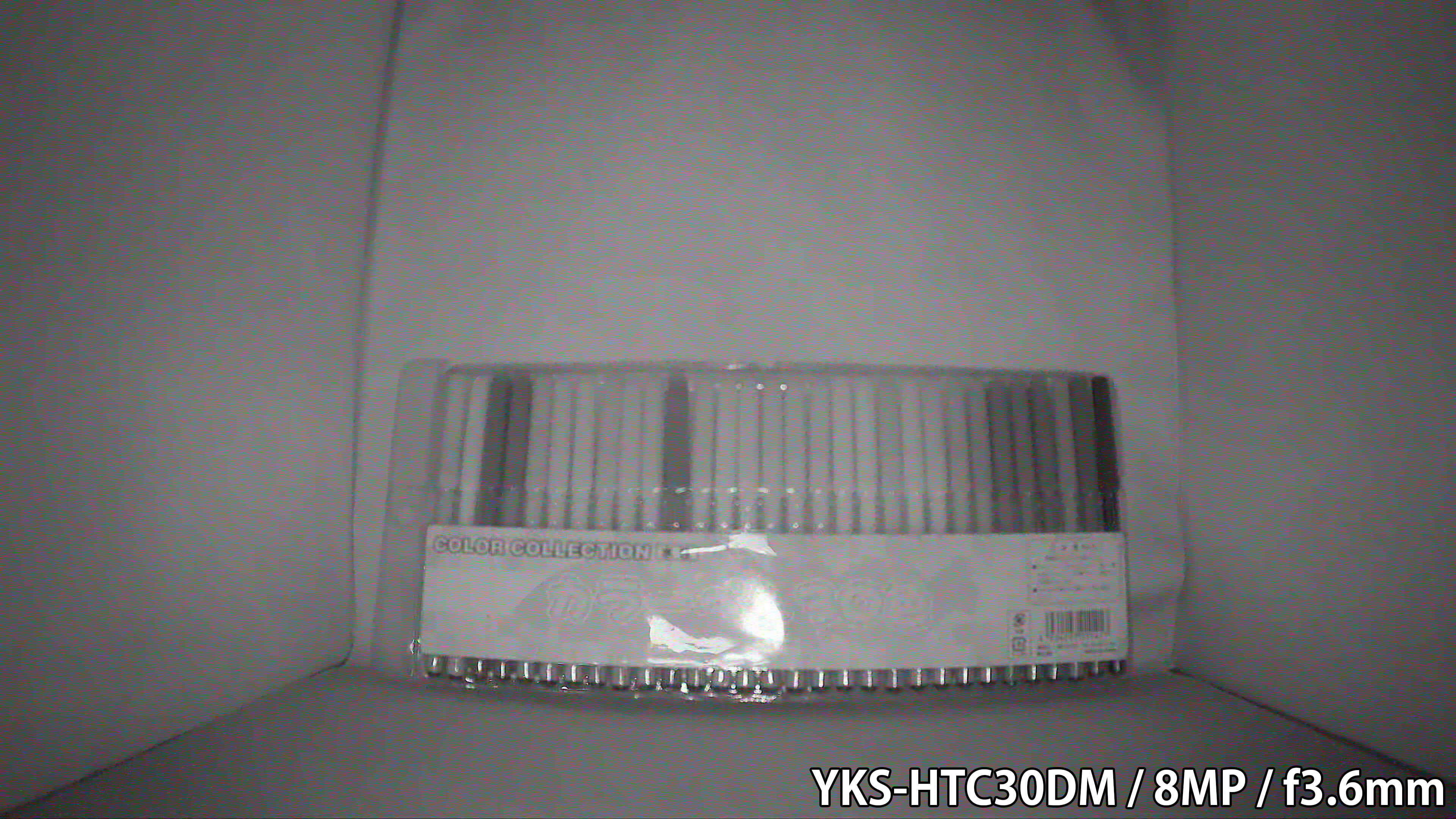 【YKS-HTC30DM】カメラから約40cm離れた被写体を低照度撮影