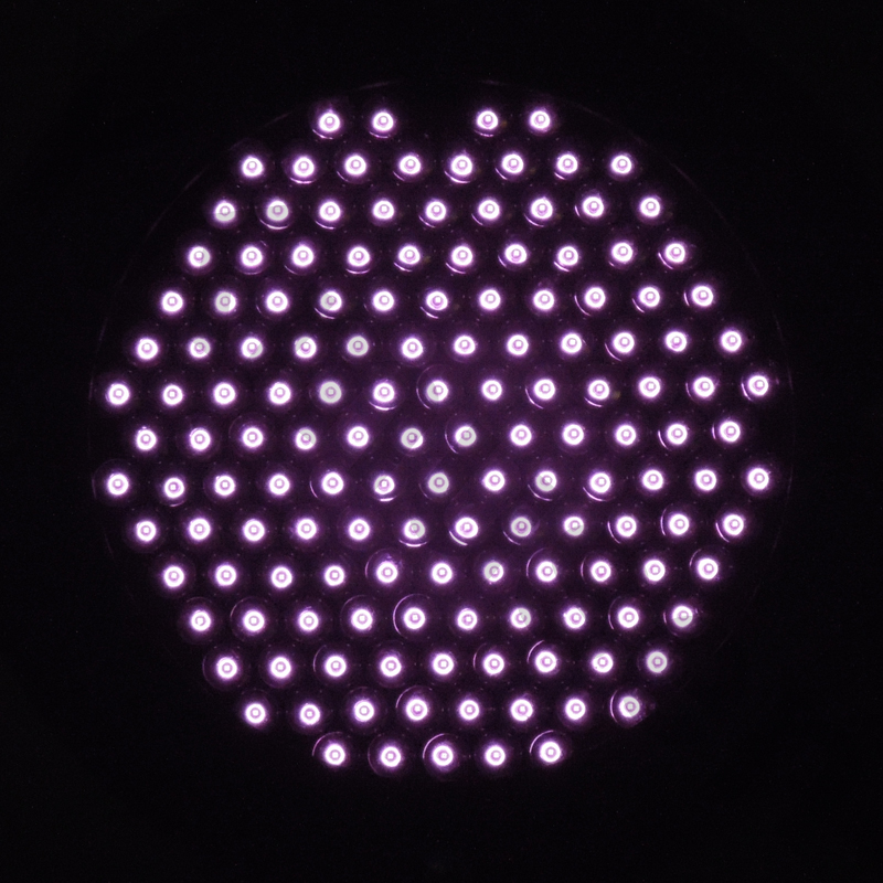 屋外用ハイパワー赤外線照射器 YIR-CC88 赤外線発光イメージ